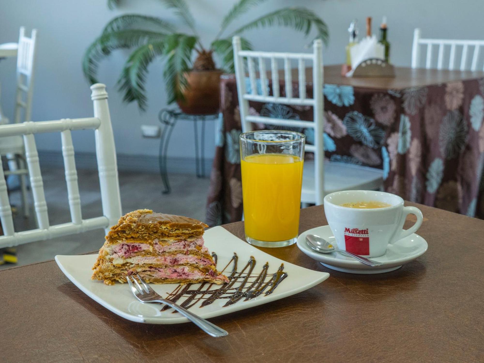 Hotel Econohotel Los Ángeles Екстериор снимка