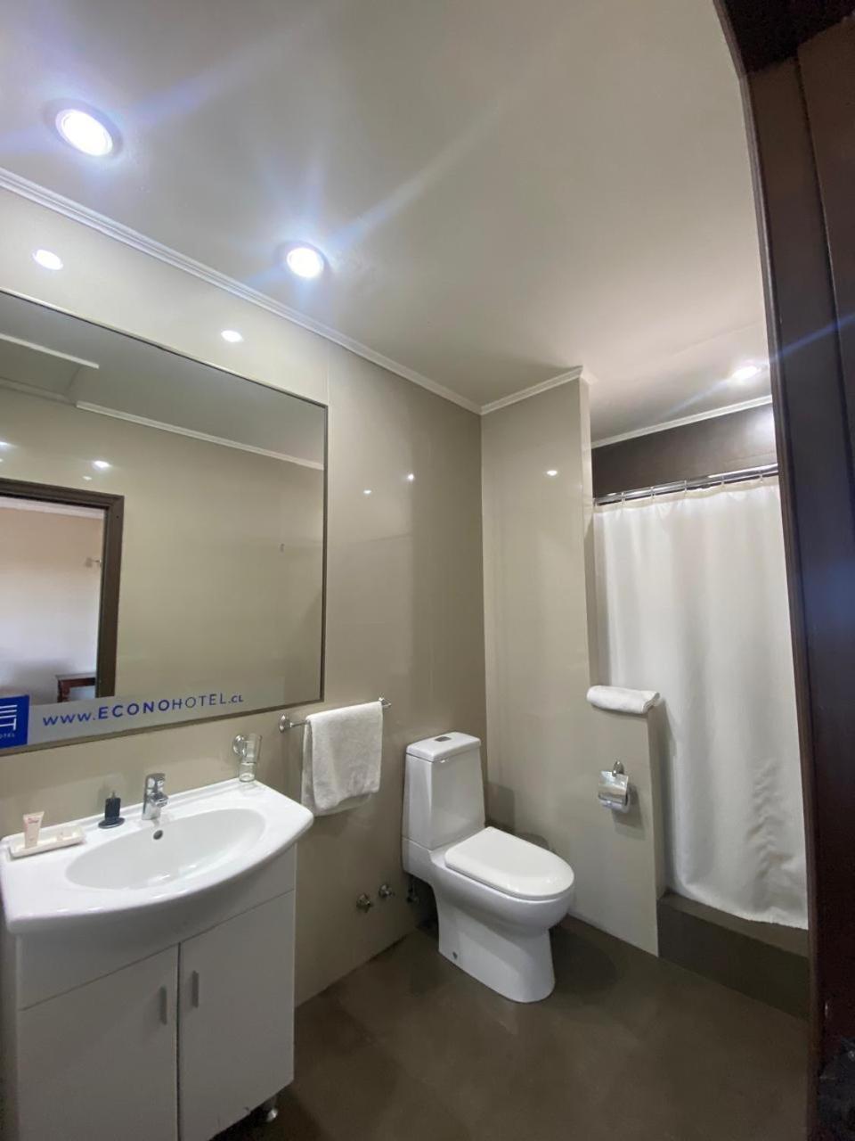 Hotel Econohotel Los Ángeles Екстериор снимка
